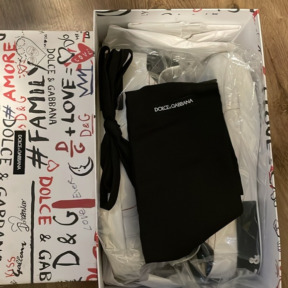 Dolce & Gabbana White and Black Sneakers Sleek Design - Picture 5 of 6